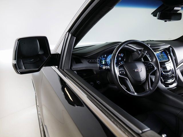 Used 2019 Cadillac Escalade ESV Platinum AWD/4WD image 26