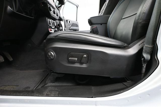 Used 2024 Jeep Wrangler Unlimited Rubicon 4xe AWD/4WD image 24