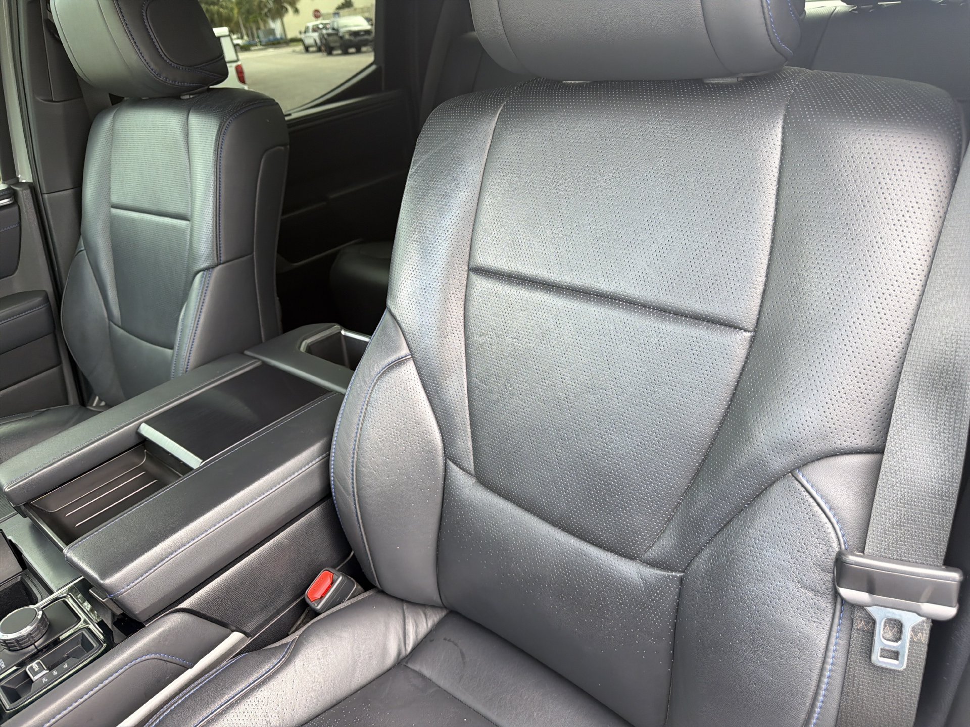 Used 2025 Toyota Tundra Platinum AWD/4WD image 22