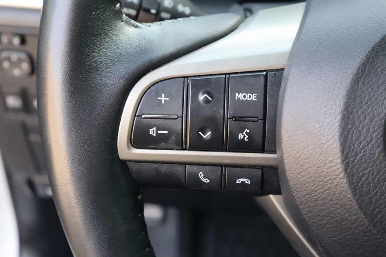 Used 2017 Lexus ES 350 w/ Luxury Package FWD image 12