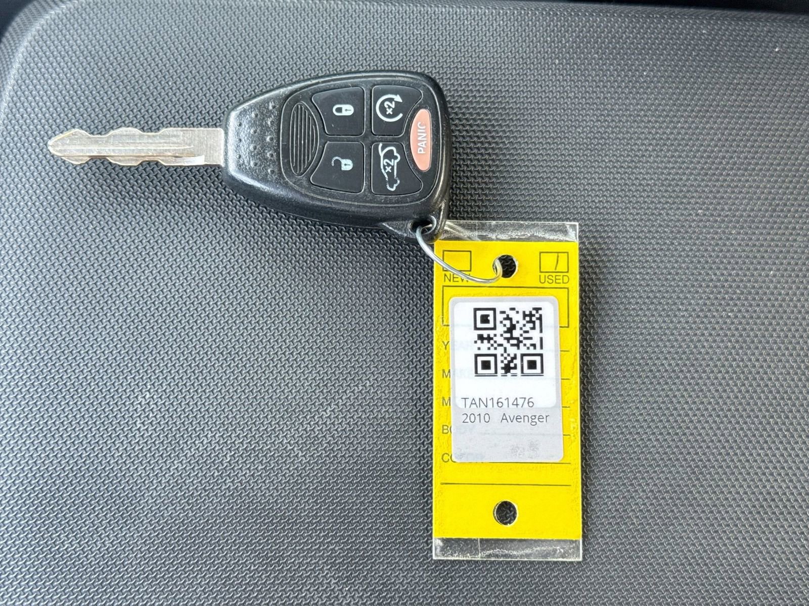 Used 2010 Dodge Avenger SXT image 32