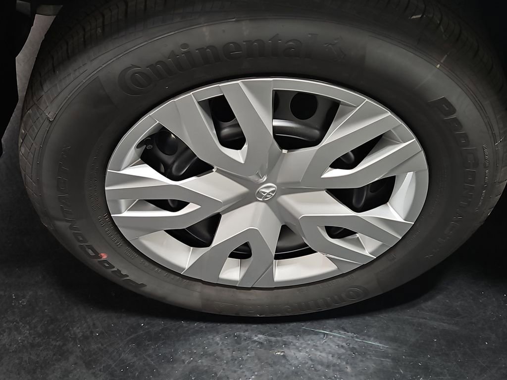 New 2026 Toyota Corolla Cross L image 9