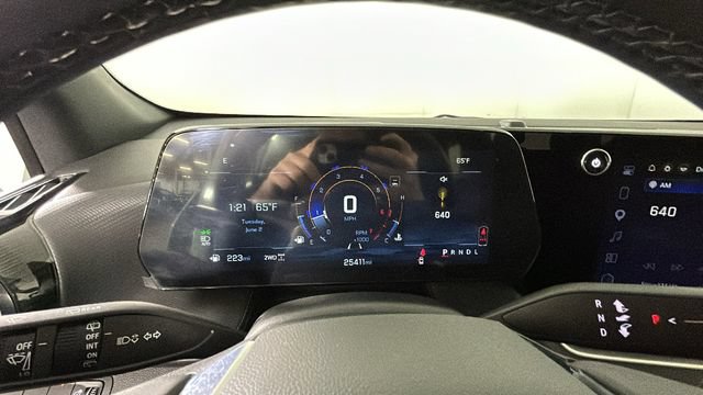 Used 2025 Chevrolet Equinox LT w/ Convenience Package II AWD/4WD image 18