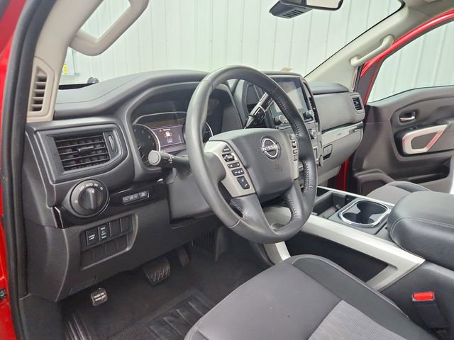 Used 2024 Nissan Titan SV w/ SV Convenience Package image 18