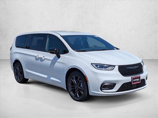 New 2026 Chrysler Pacifica Select FWD image 6