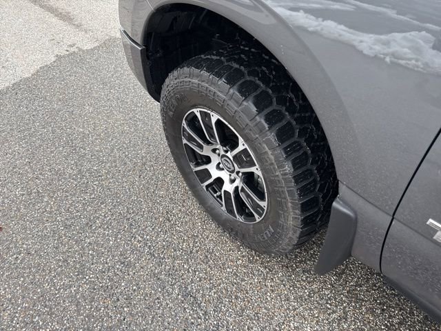 Used 2024 Nissan Titan SV w/ SV Convenience Package image 37