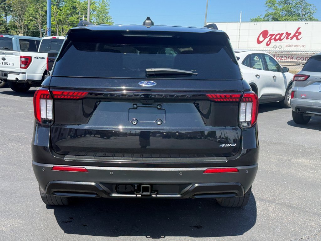 Certified 2025 Ford Explorer ST-Line w/ ST-Line Street Pack AWD/4WD image 7