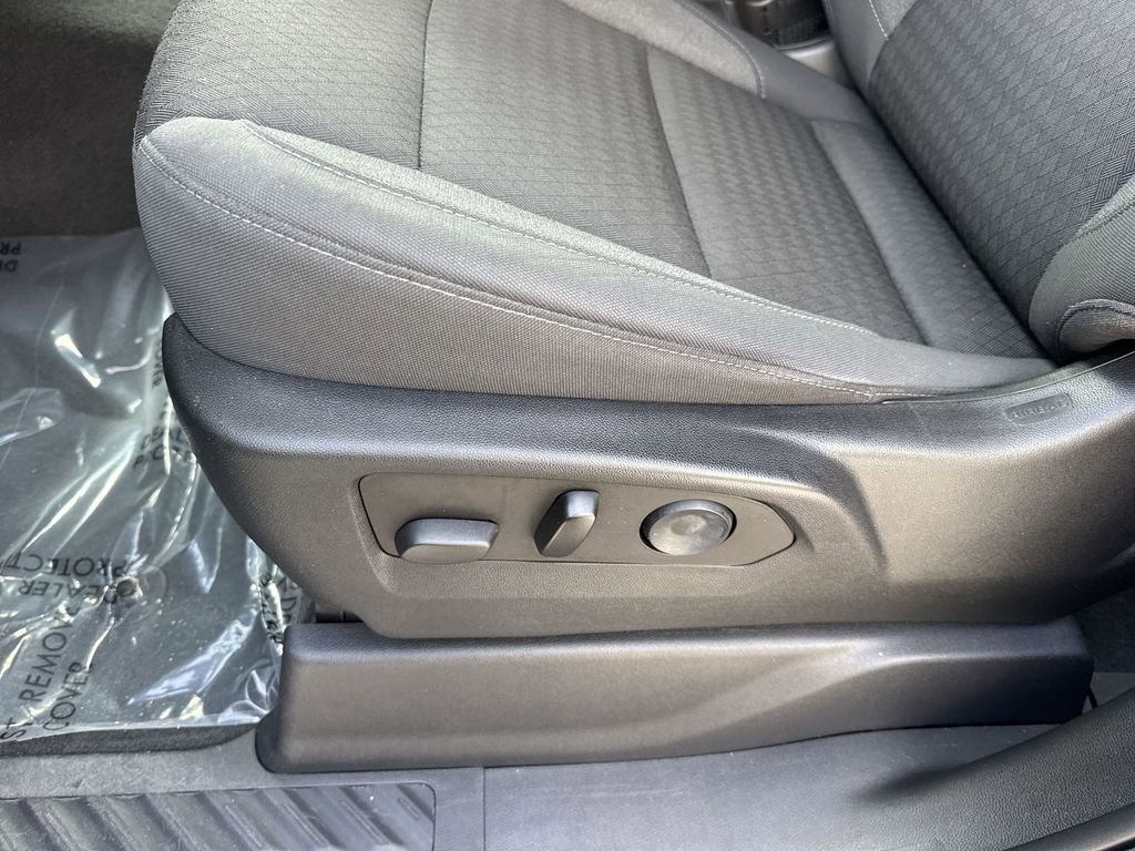 Used 2022 Chevrolet Silverado 1500 Custom image 41