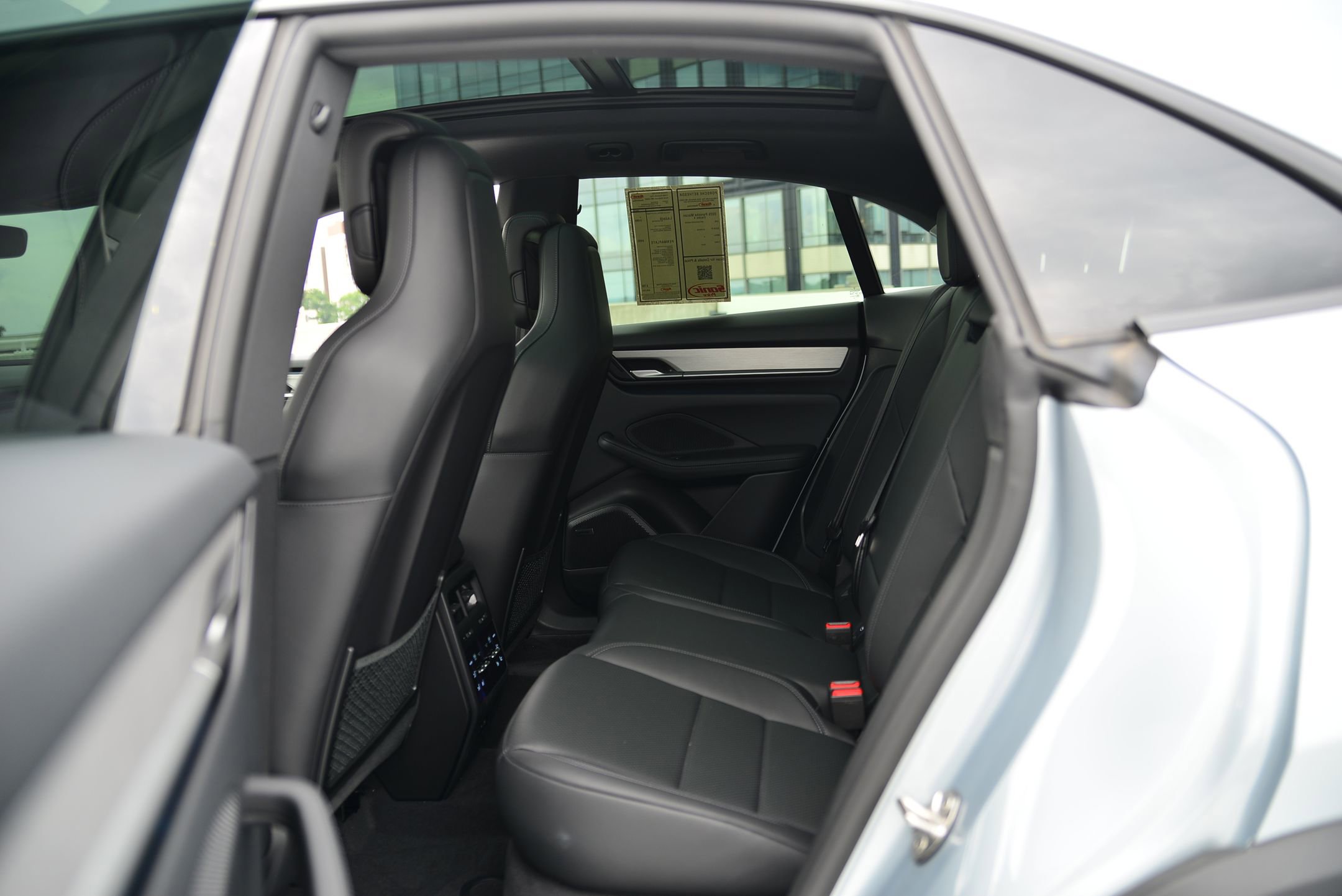 Certified 2025 Porsche Macan 4 Electric image 14