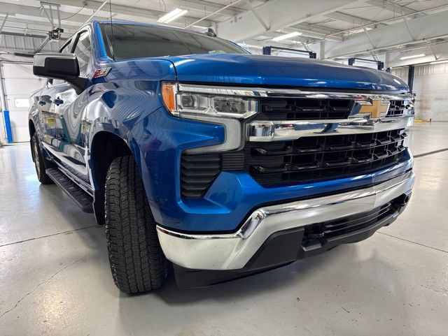 Used 2022 Chevrolet Silverado 1500 LT w/ Z71 Off-Road Package AWD/4WD image 38