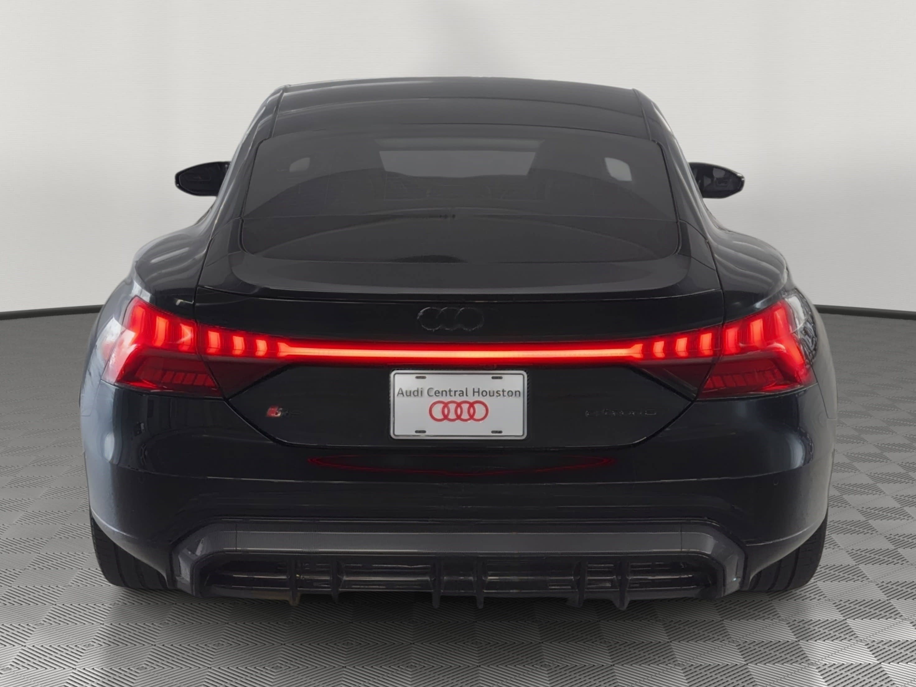 Used 2023 Audi RS e-tron GT w/ Carbon Performance Package image 10