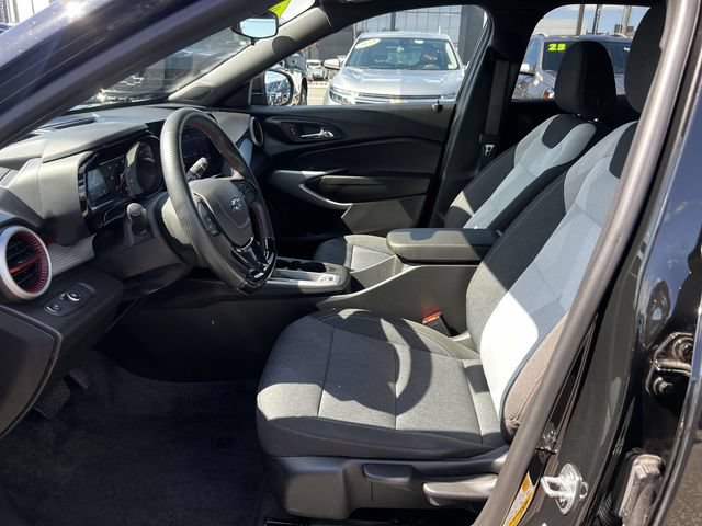 Used 2024 Chevrolet Trax RS w/ Driver Confidence Package FWD image 15