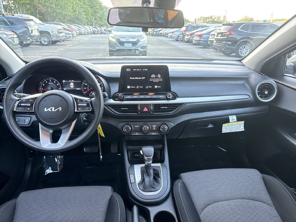 Used 2023 Kia Forte LXS w/ LXS Technology Package FWD image 22