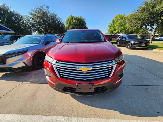 Used 2023 Chevrolet Traverse Premier FWD image 2