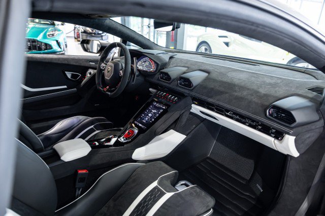 Used 2023 Lamborghini Huracan Tecnica RWD image 46