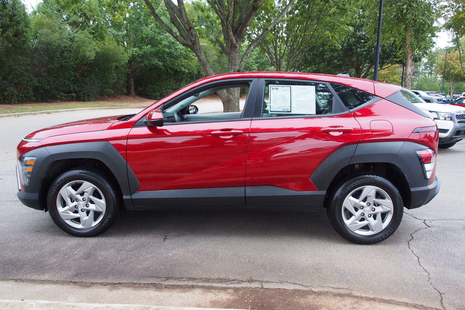 Used 2024 Hyundai Kona SE AWD/4WD image 4