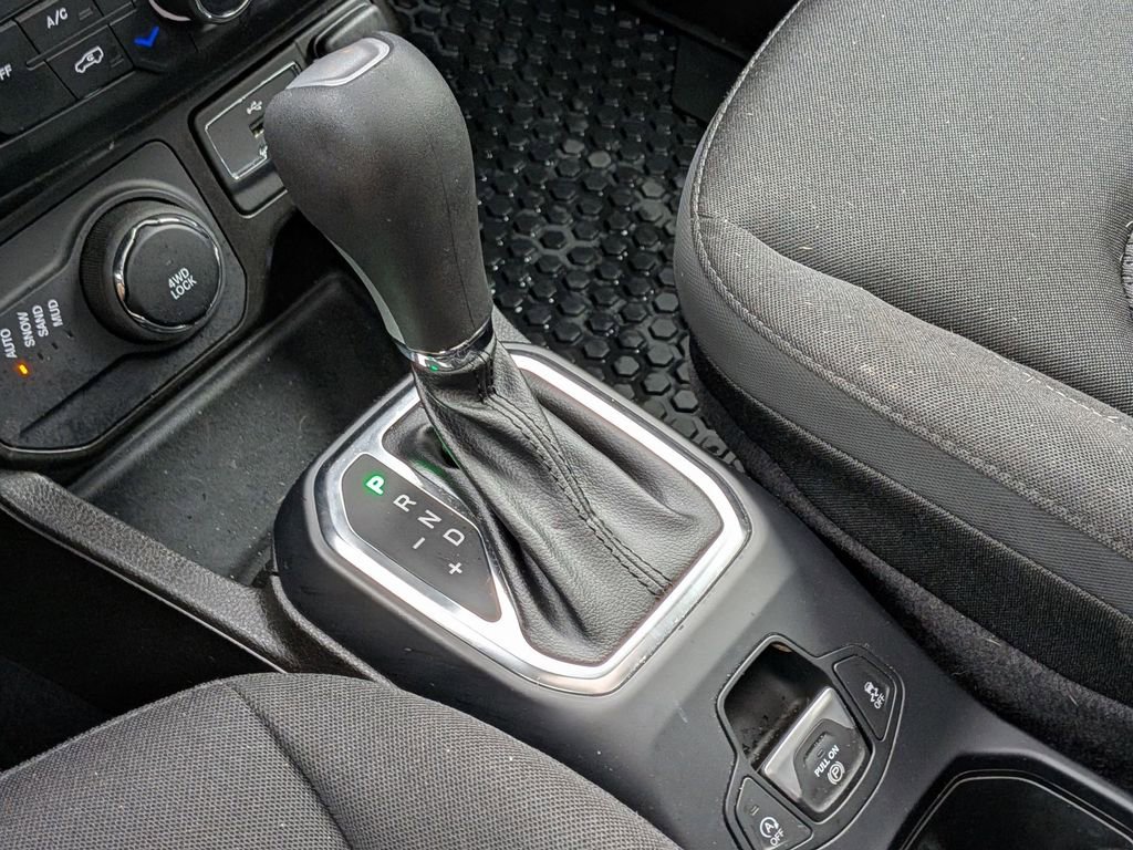 Used 2023 Jeep Renegade Latitude w/ Sun/Sound Group image 15