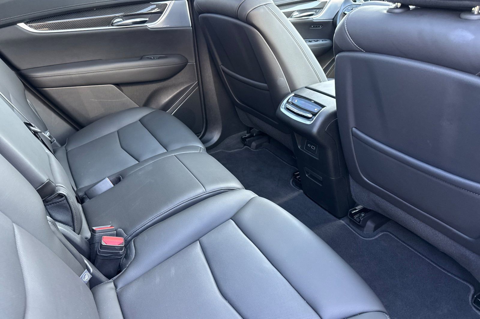 Certified 2025 Cadillac XT6 Sport w/ Technology Package image 16