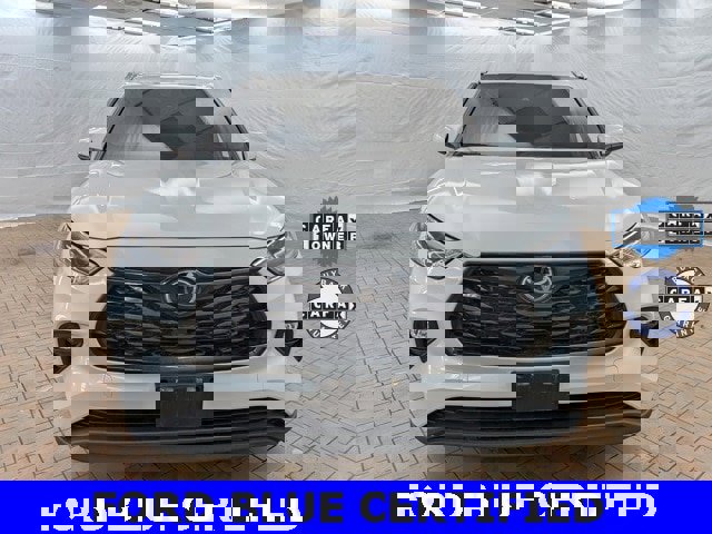 Used 2023 Toyota Highlander XLE image 2