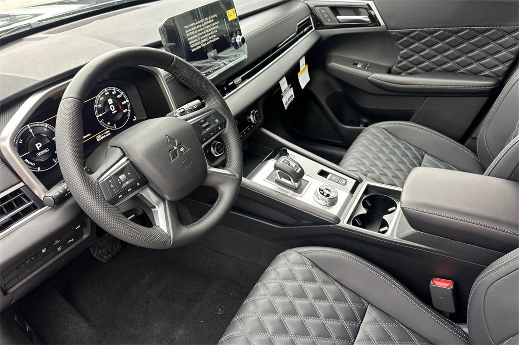 New 2025 Mitsubishi Outlander SEL image 11