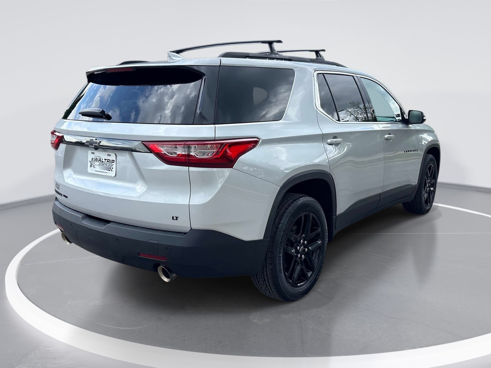 Used 2019 Chevrolet Traverse LT w/ LPO, Blackout Package AWD/4WD image 8