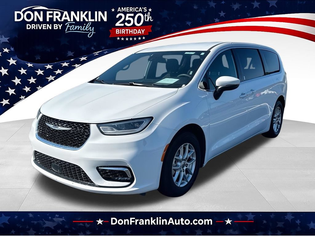 Used 2023 Chrysler Pacifica Touring FWD 360° Tour