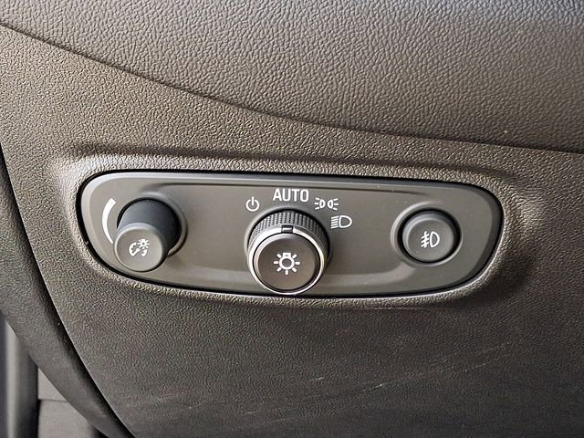 Used 2020 Chevrolet Equinox LT FWD image 24