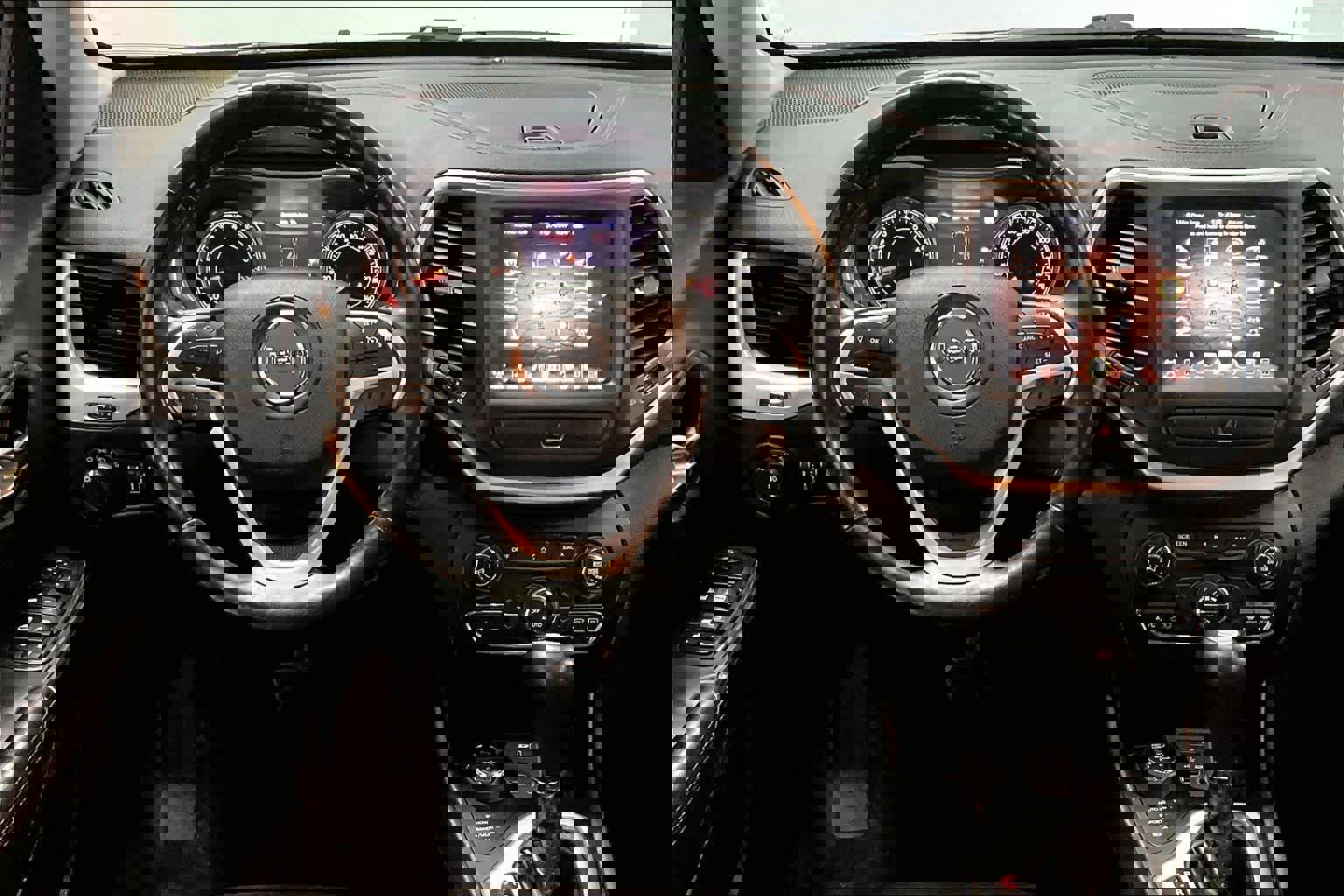 Used 2014 Jeep Cherokee Trailhawk w/ Comfort/Convenience Group image 13