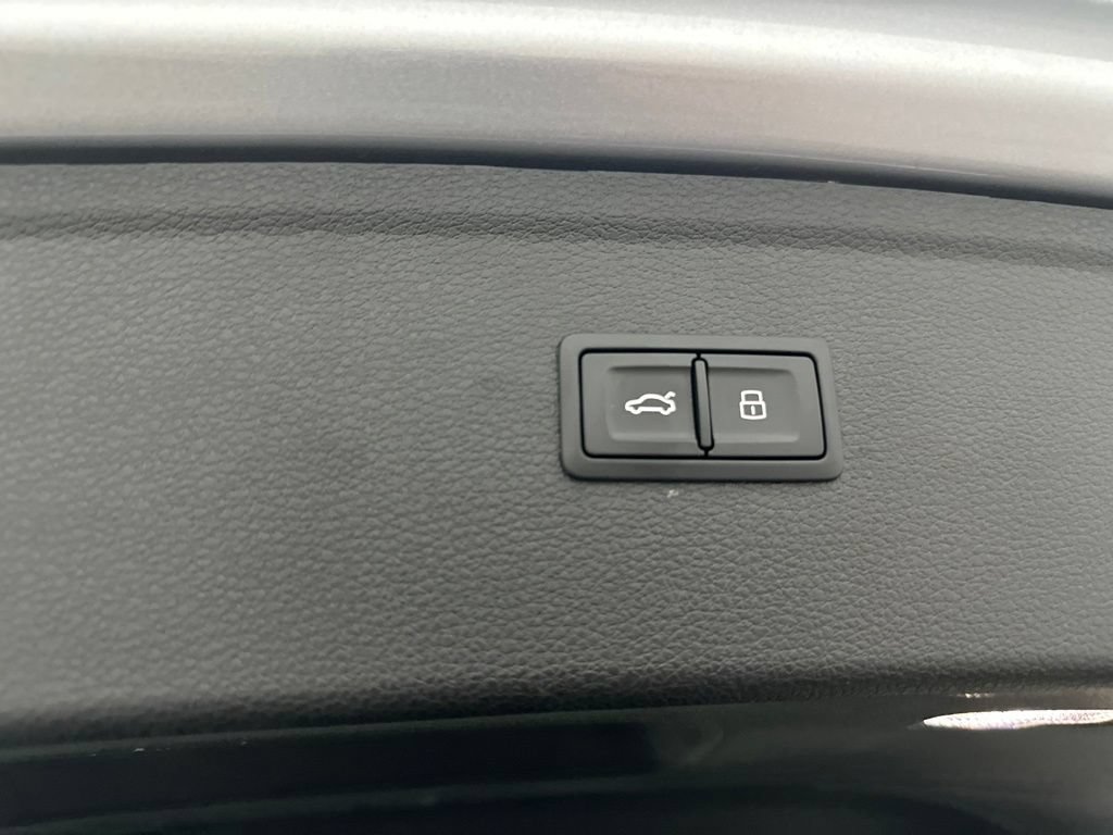 Used 2022 Audi Q5 2.0T Premium Plus w/ Premium Plus Package AWD/4WD image 30