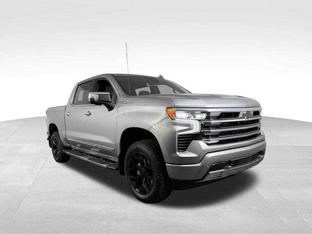Used 2024 Chevrolet Silverado 1500 High Country w/ High Country Premium Package AWD/4WD image 3