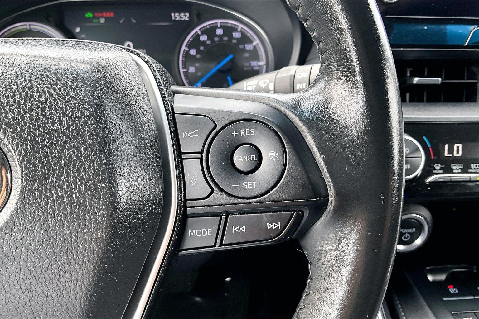 Used 2023 Toyota Venza LE AWD/4WD image 17