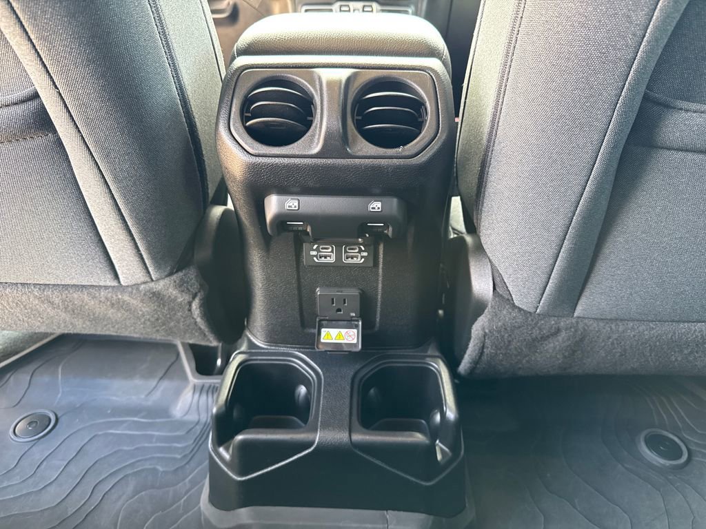 Used 2024 Jeep Gladiator Sport AWD/4WD image 32