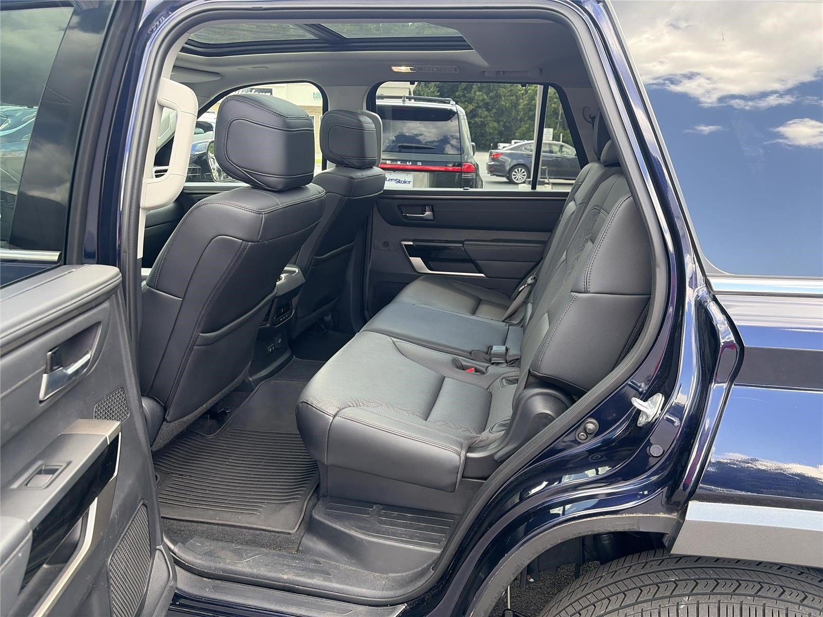Used 2023 Toyota Sequoia Limited w/ Tow Technology Package AWD/4WD image 12