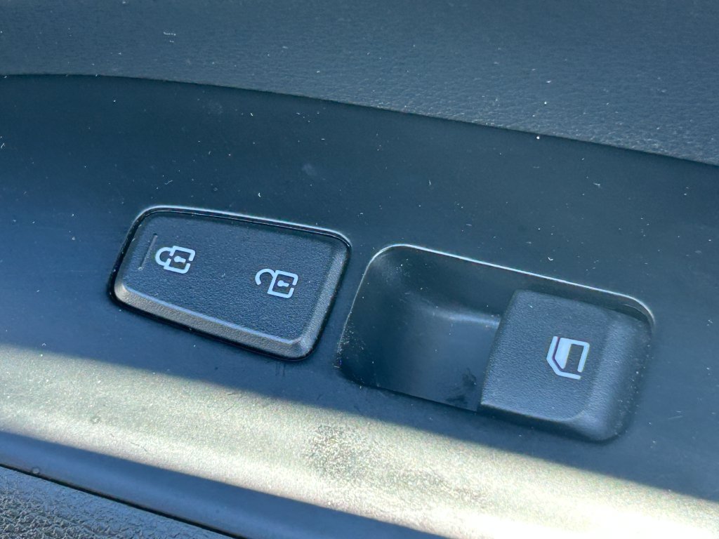 Used 2024 Kia Soul LX w/ Option Group 015 FWD image 32