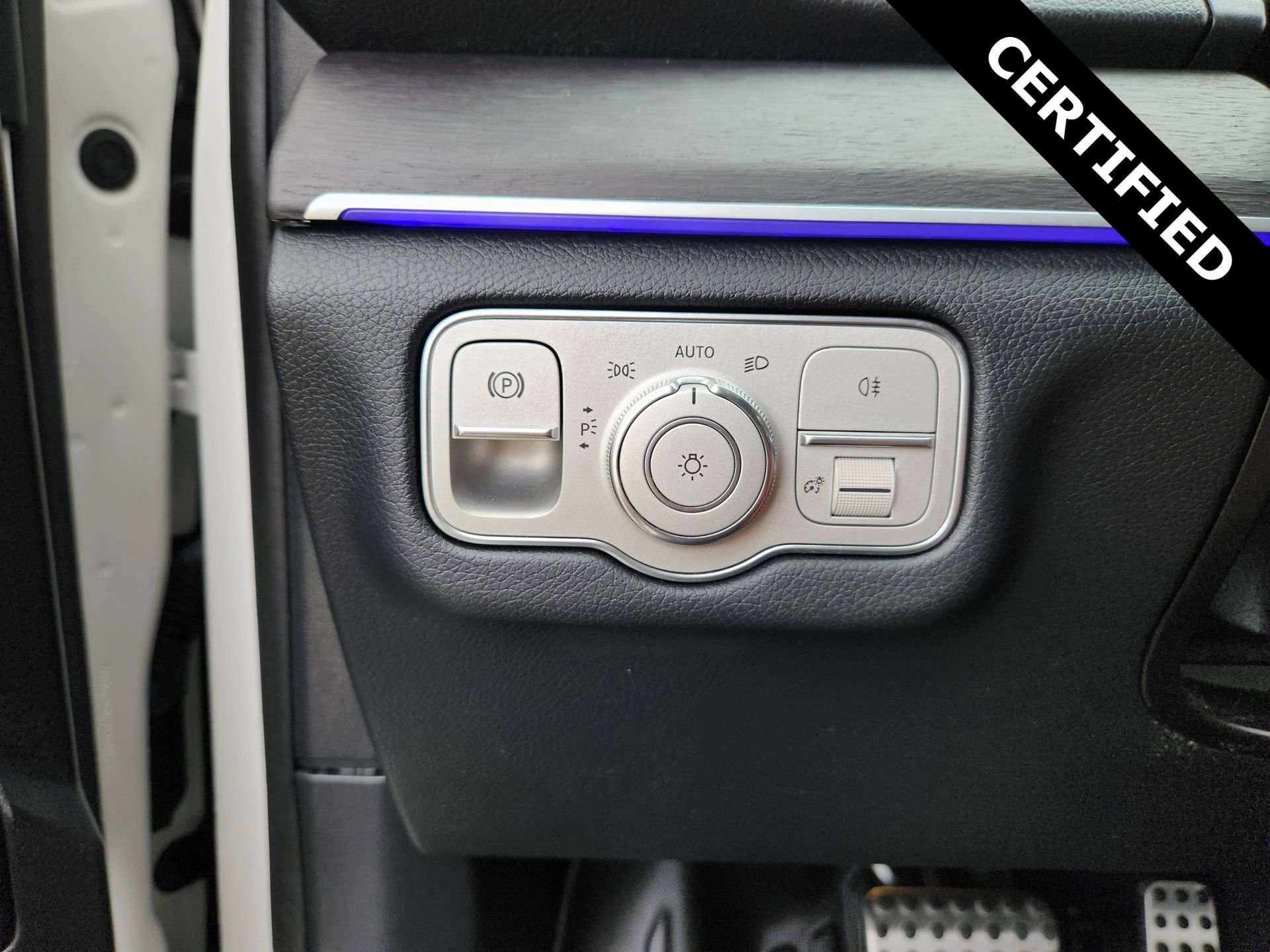 Certified 2022 Mercedes-Benz GLE 350 w/ AMG Line Interior image 23