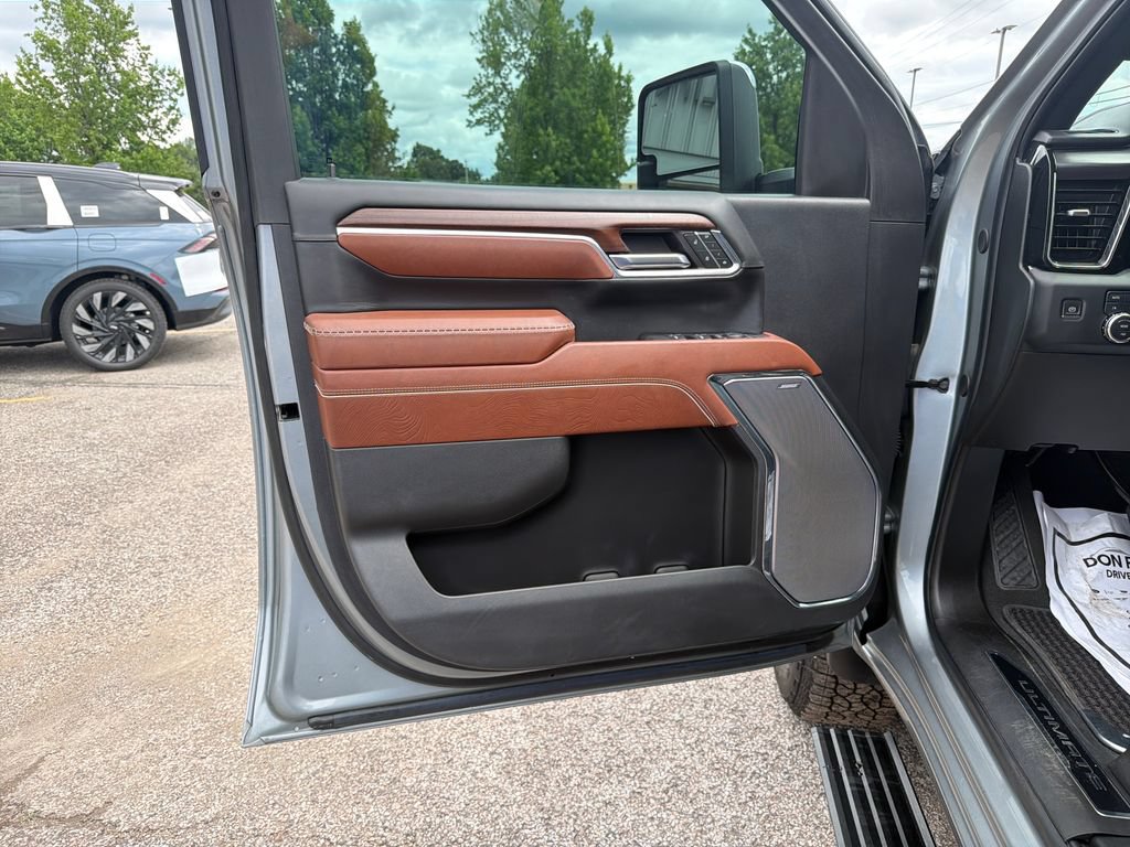 Used 2024 GMC Sierra 2500 Denali Ultimate AWD/4WD image 12