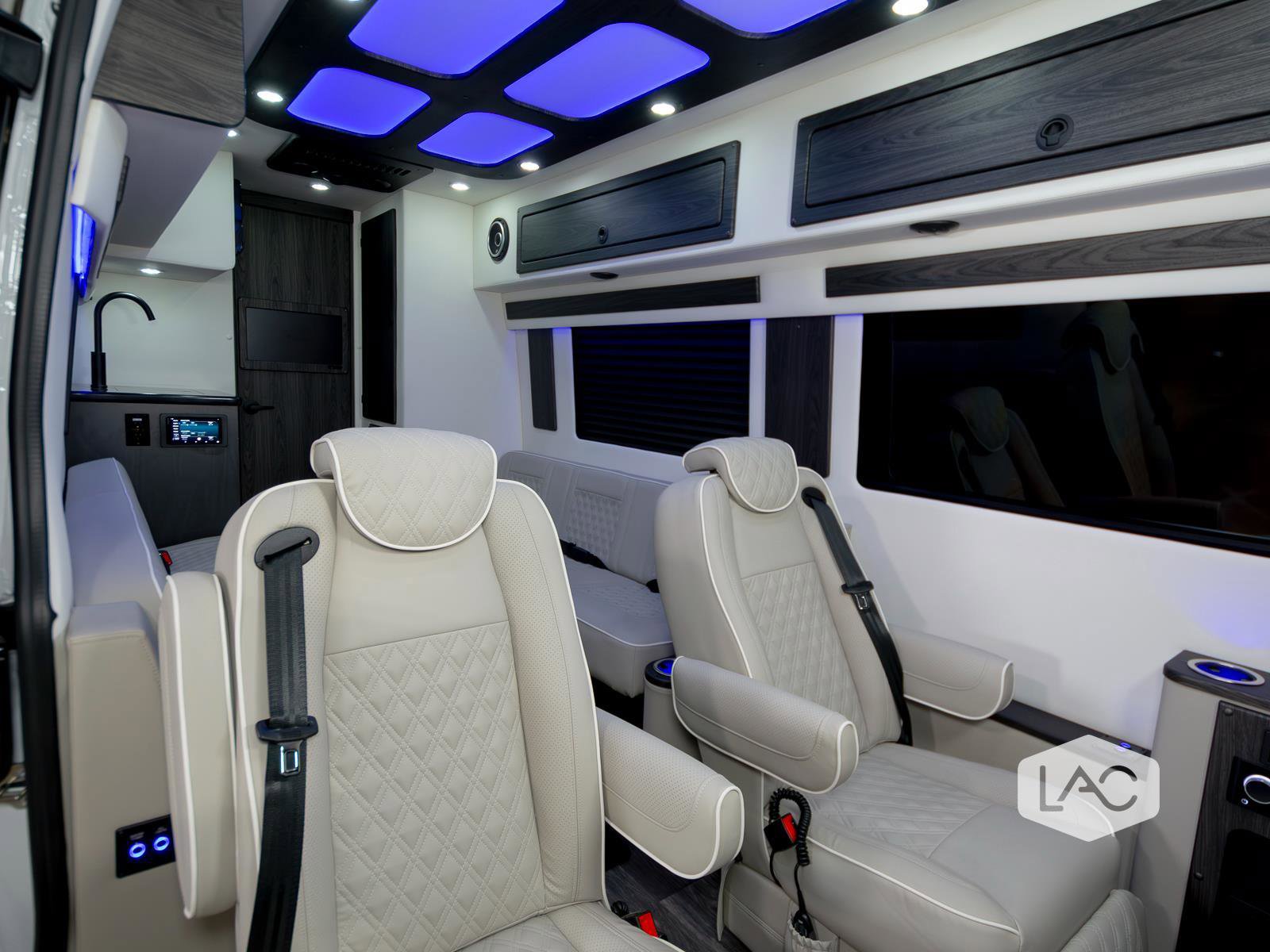 Used 2025 Mercedes-Benz Sprinter 3500 image 3