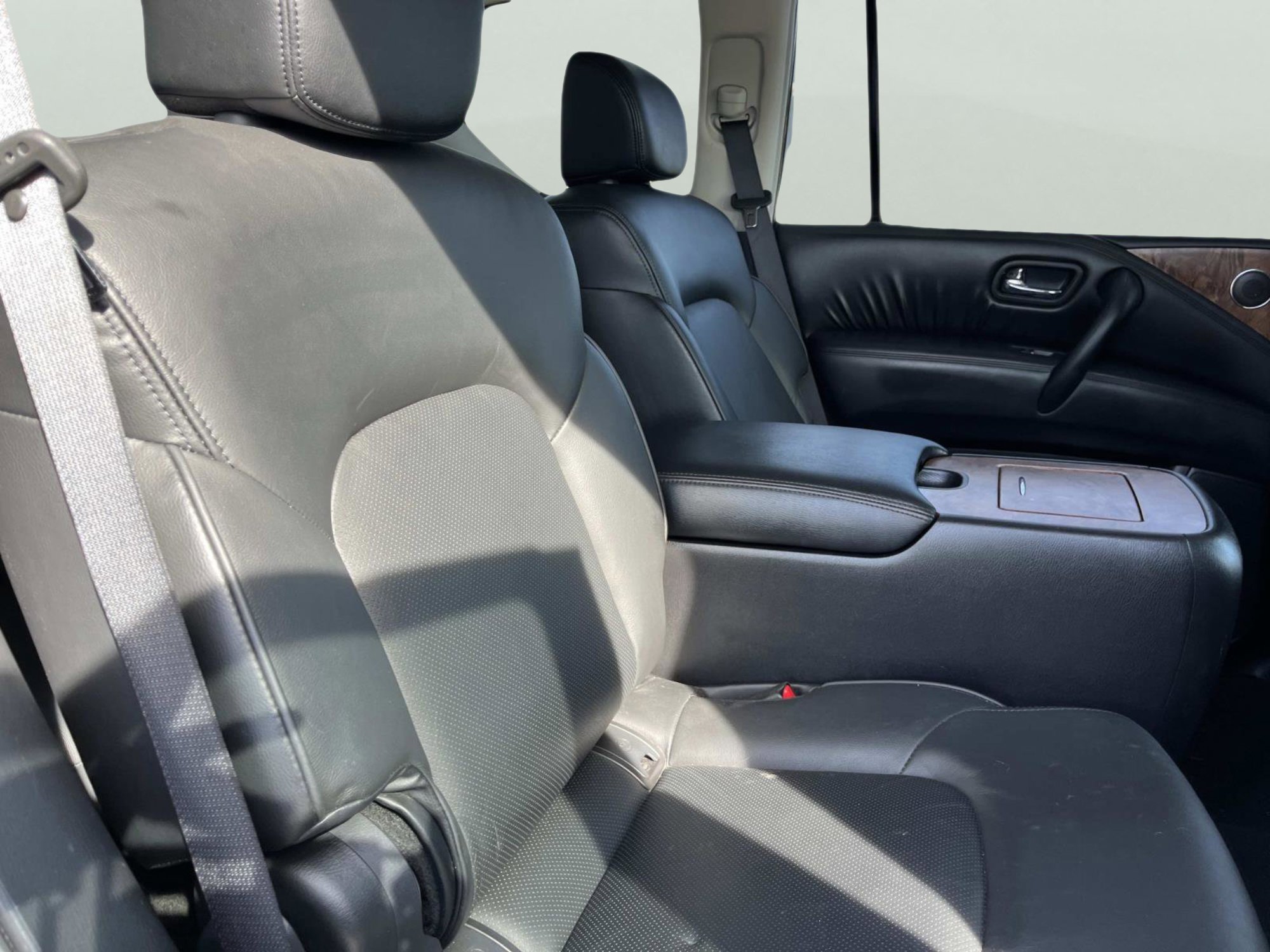 Used 2024 Nissan Armada SL w/ Captain's Chairs Package image 25