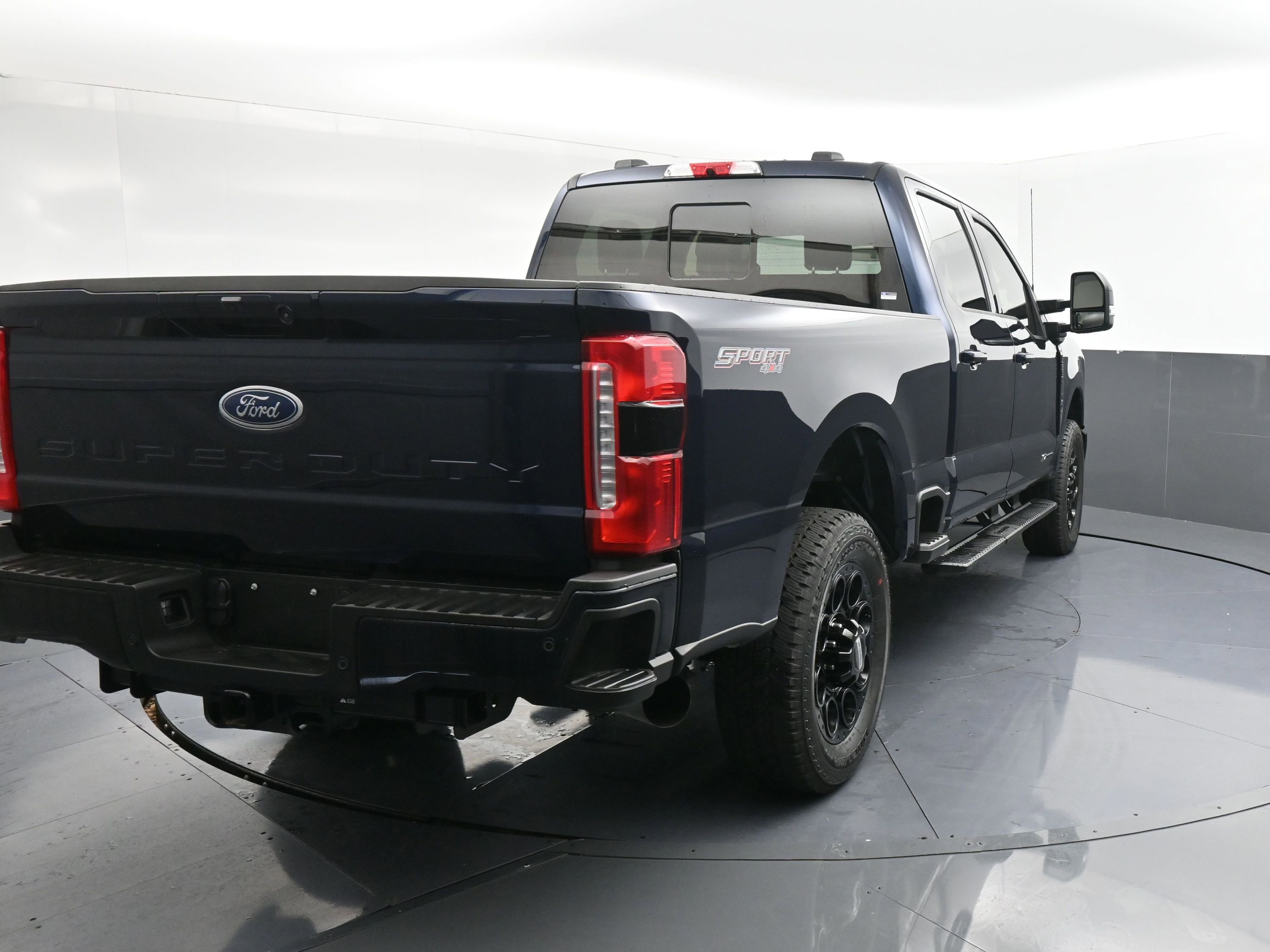 Used 2024 Ford F250 Lariat w/ Lariat Ultimate Package AWD/4WD image 8
