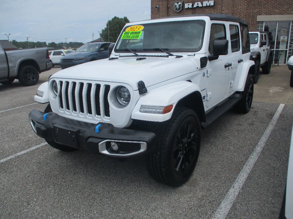 Used 2023 Jeep Wrangler Sahara image 3