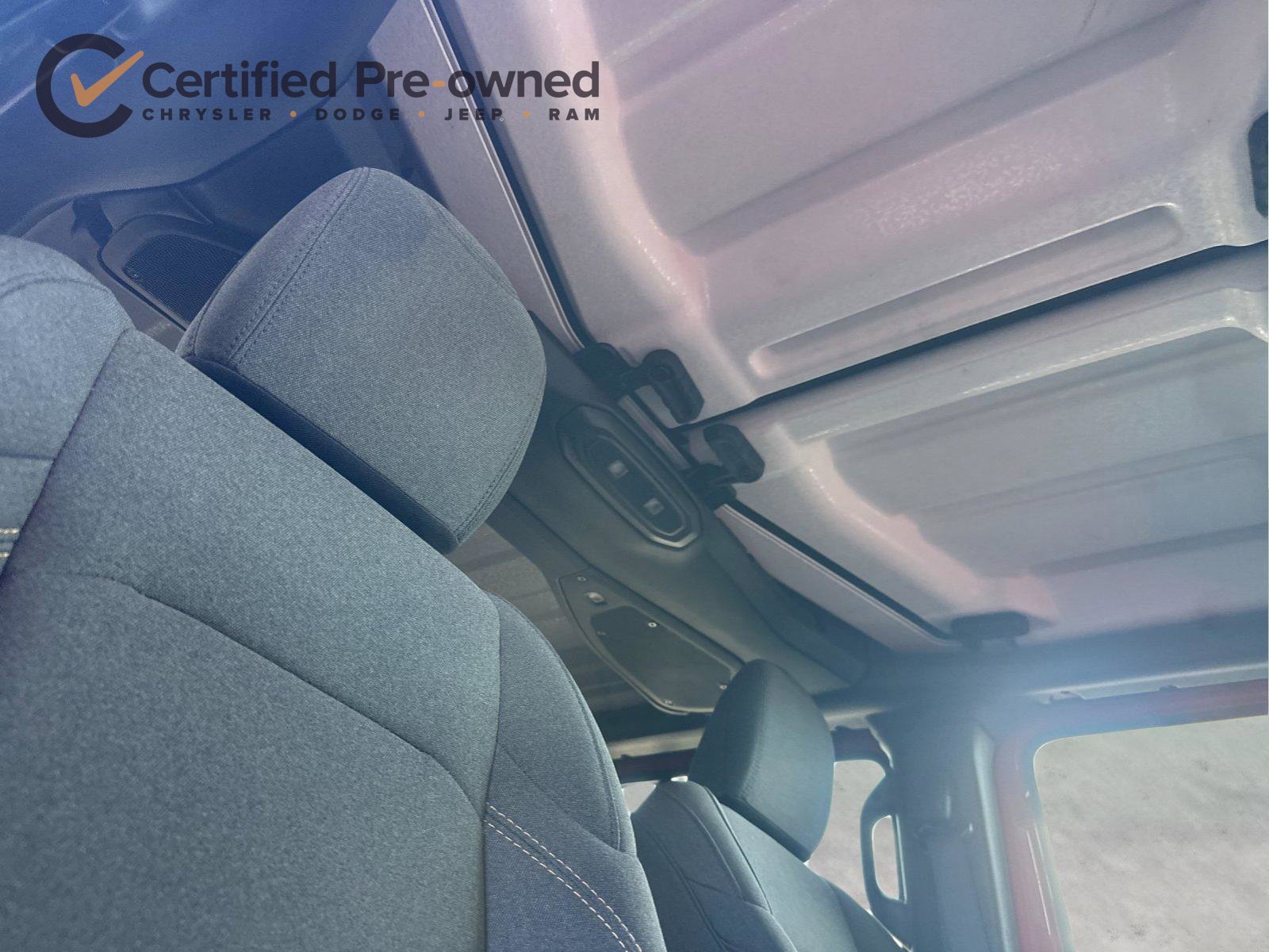 Used 2025 Jeep Wrangler Unlimited Sahara AWD/4WD image 18