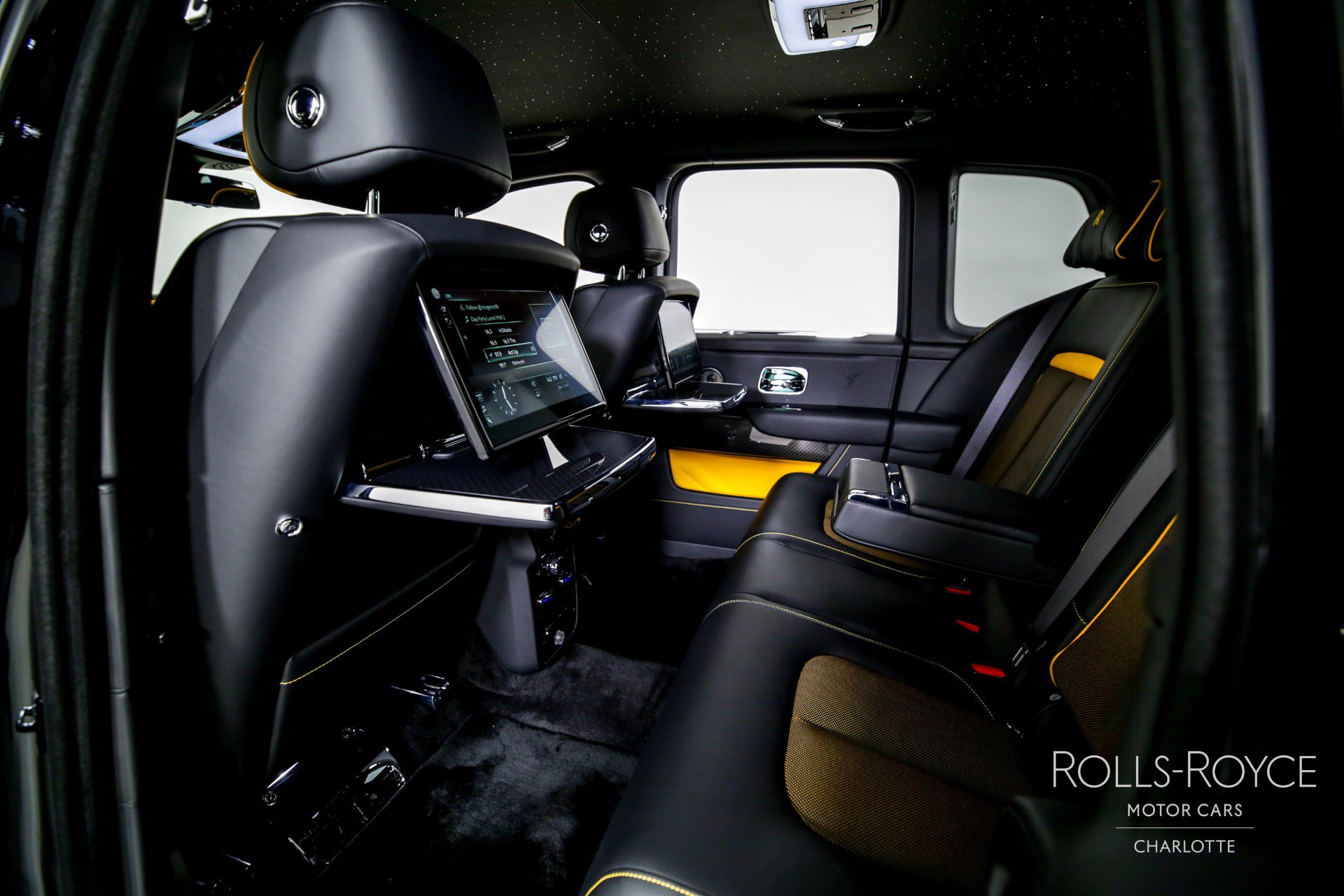 Certified 2024 Rolls-Royce Cullinan Black Badge w/ Dark Exterior Package AWD/4WD image 19