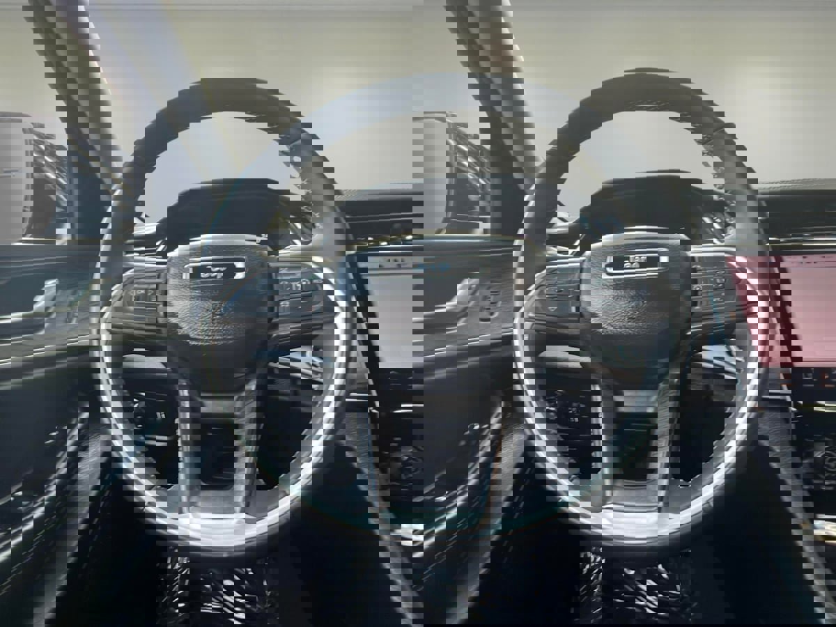 Used 2023 Jeep Grand Cherokee Limited image 11