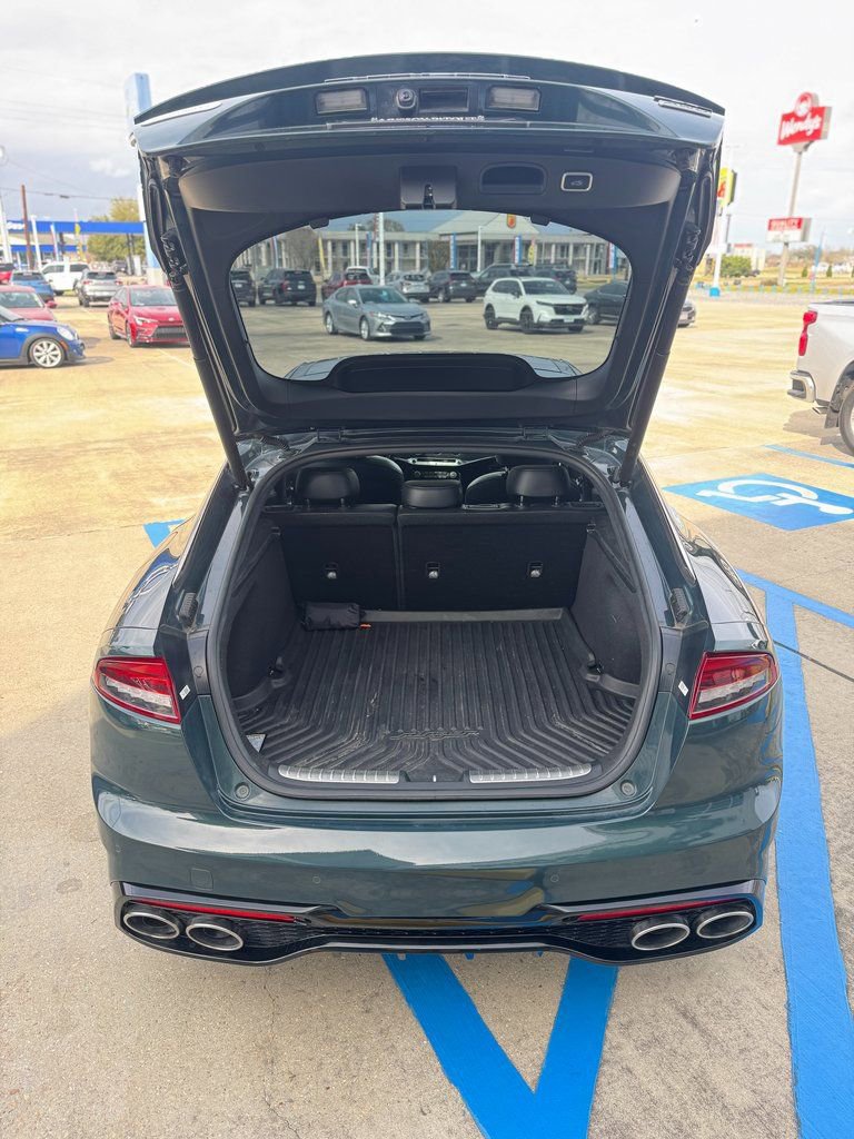 Used 2022 Kia Stinger GT2 image 7
