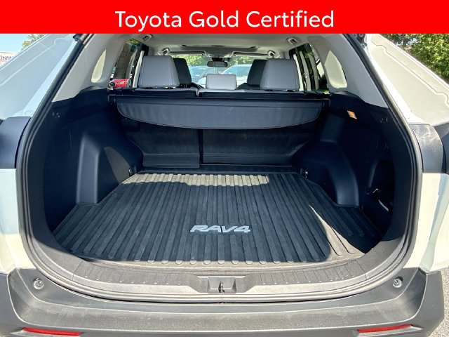 Certified 2021 Toyota RAV4 XLE Premium AWD/4WD image 28