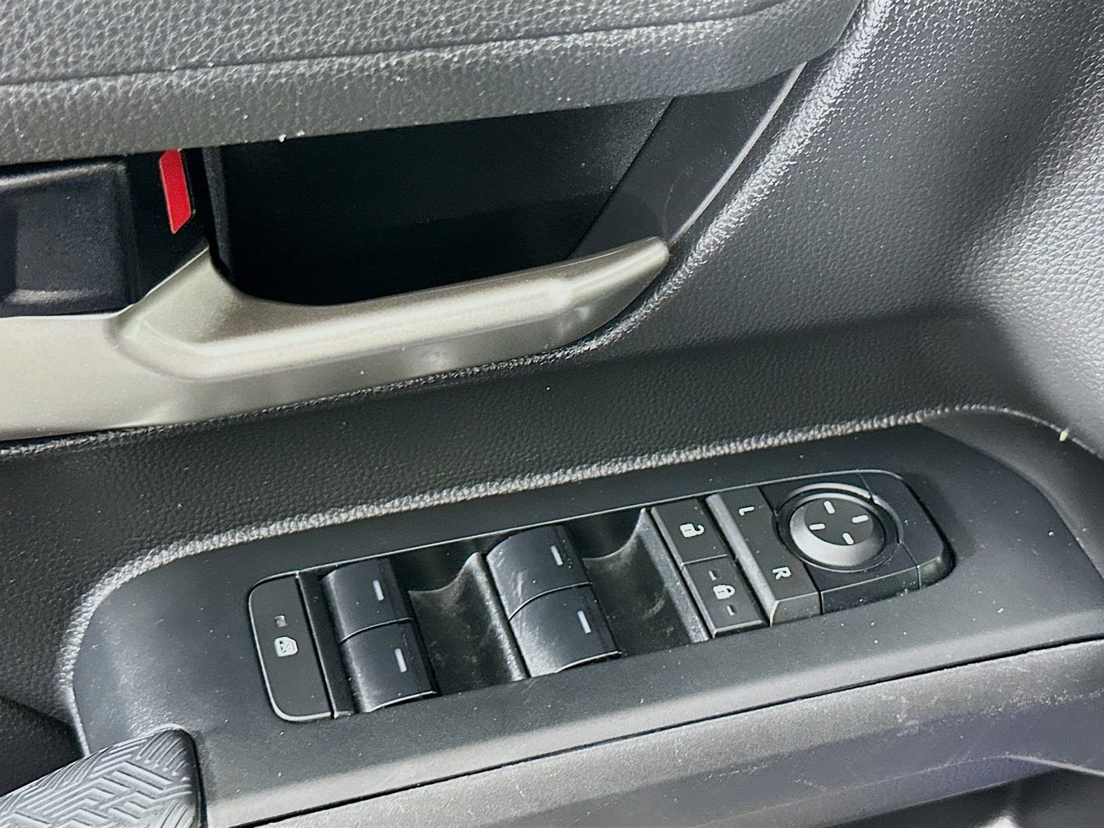 Certified 2024 Toyota Tacoma TRD Off-Road AWD/4WD image 18