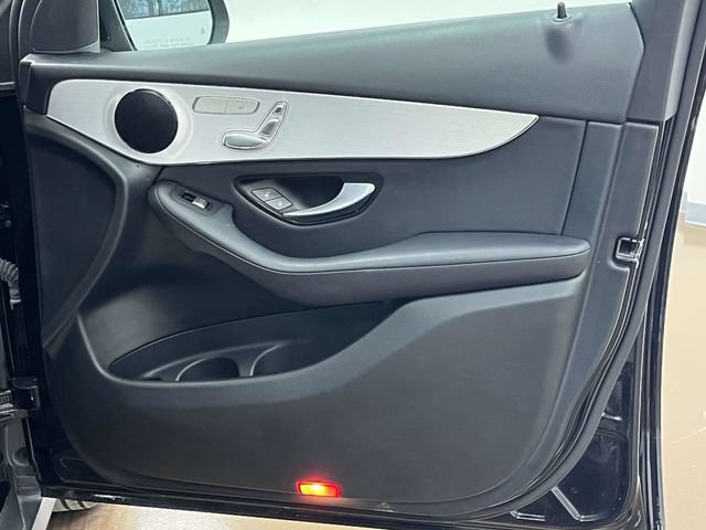 Used 2021 Mercedes-Benz GLC 300 4MATIC image 33
