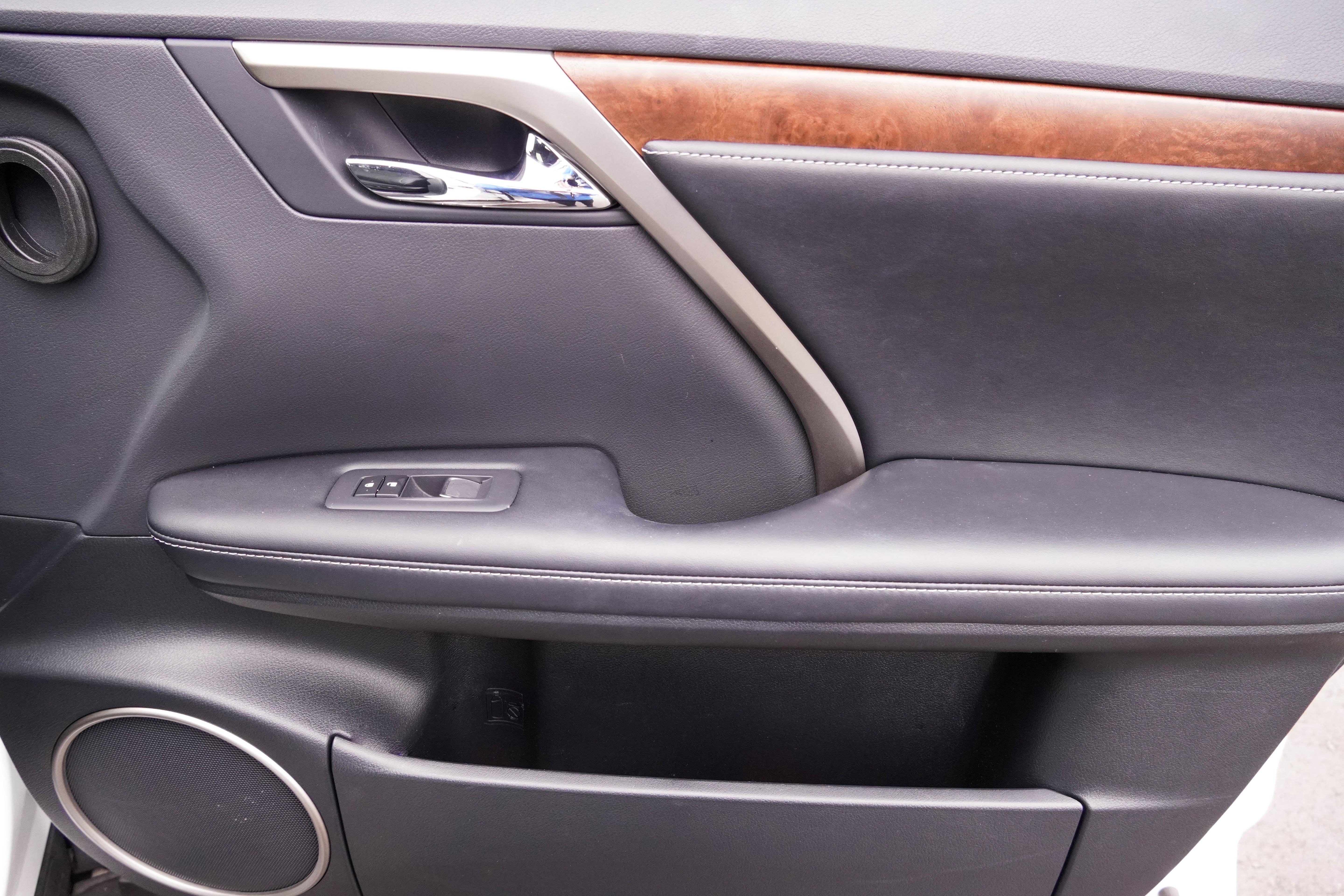 Used 2022 Lexus RX 350L 350L w/ Premium Package image 30