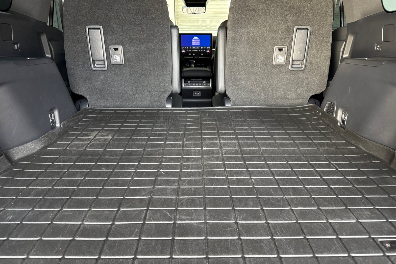 Certified 2024 Lexus GX 550 w/ Accessory Package (31) AWD/4WD image 20