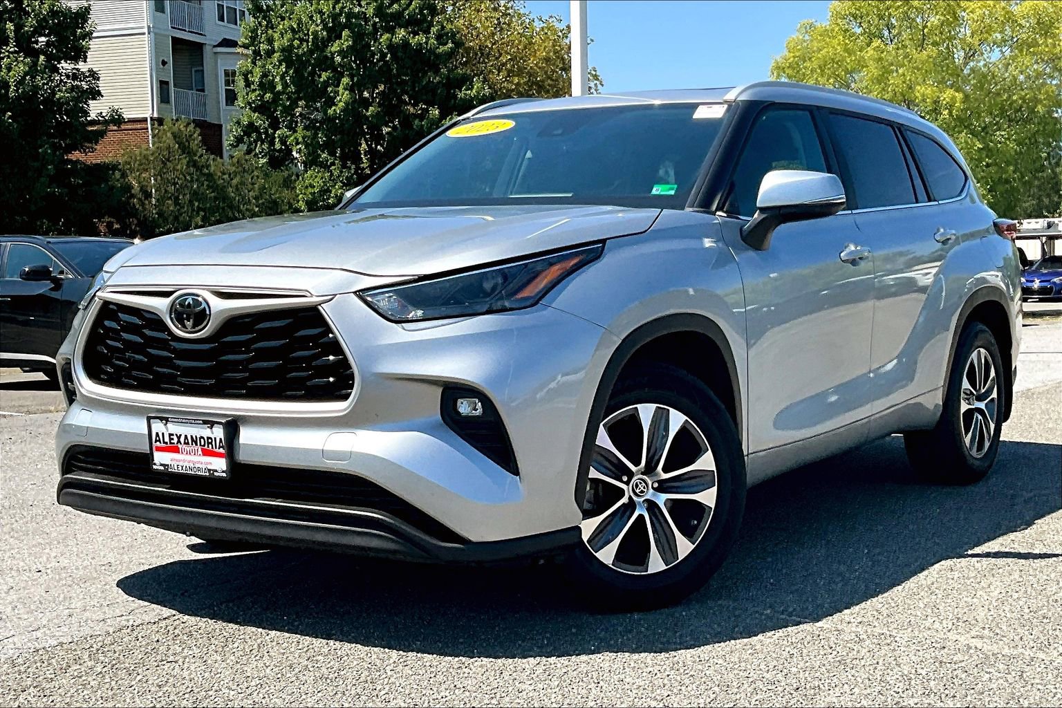 Used 2023 Toyota Highlander XLE